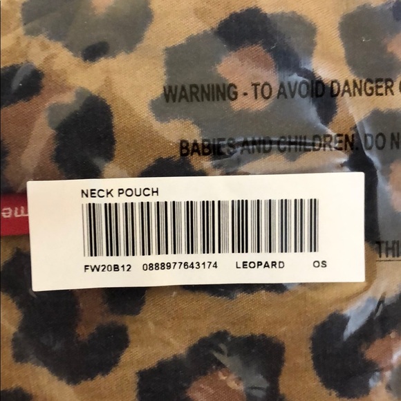 supreme neck pouch leopard